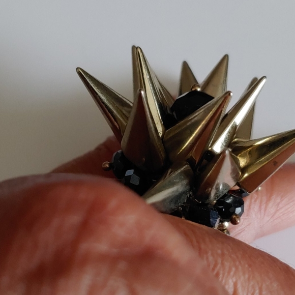 Ring - Picture 3 of 8